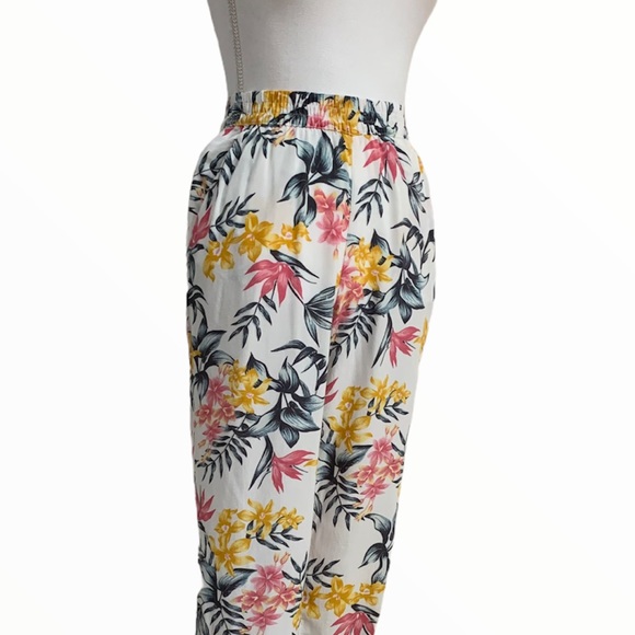 H&M BOHO BAGGY LOOSE FIT FLORAL TROPICAL PATTERN PULL ON ANKLE PANTS - Picture 3 of 8